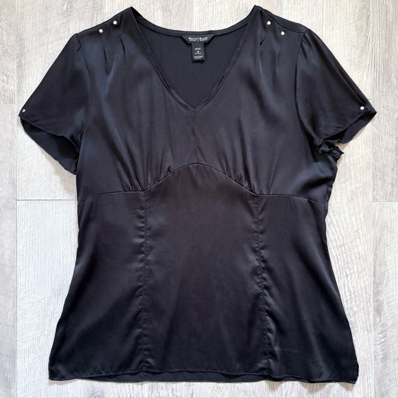 White House Black Market Tops - WHBM silk short sleeve blouse ♠️